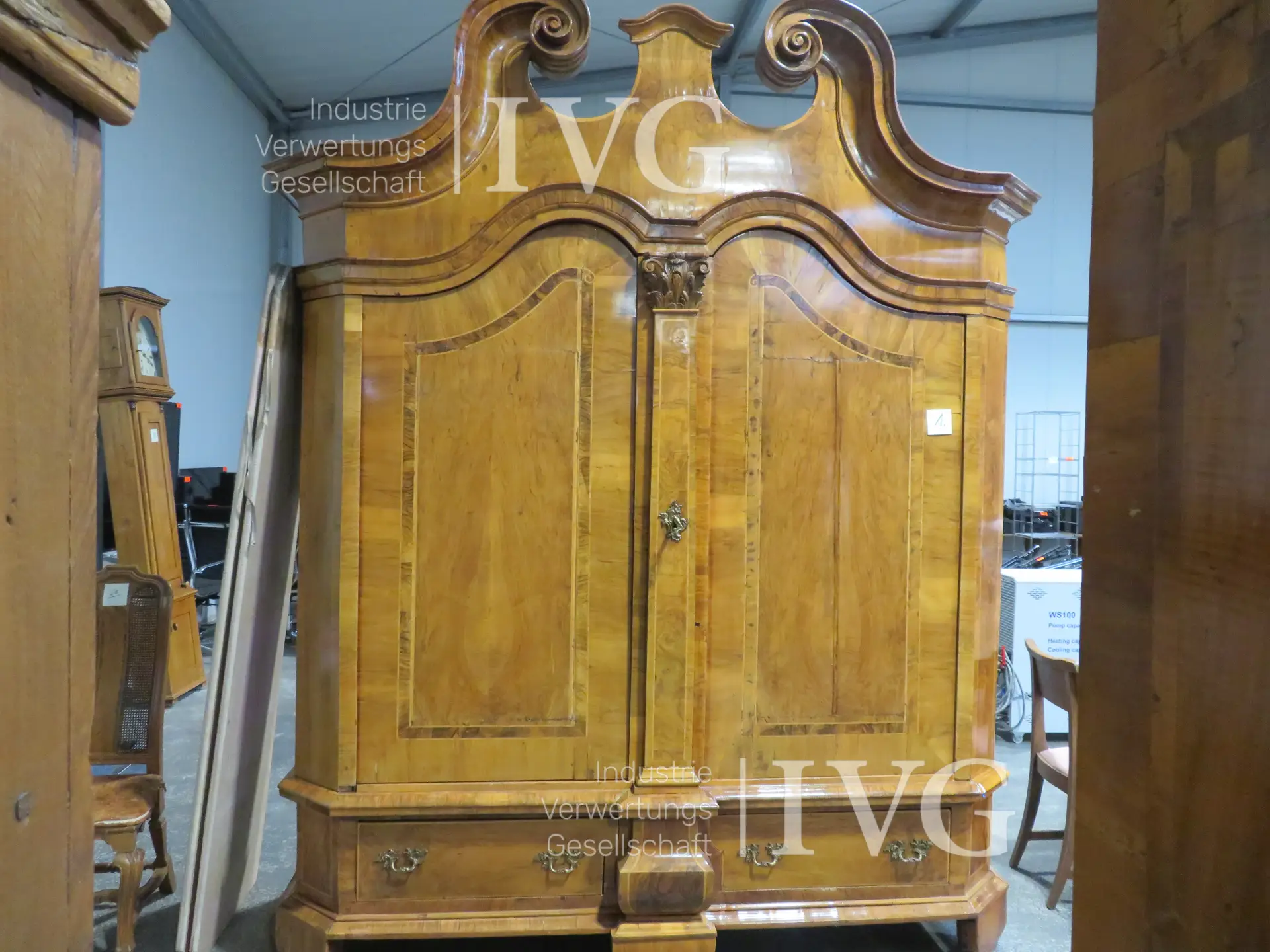 Kleiderschrank